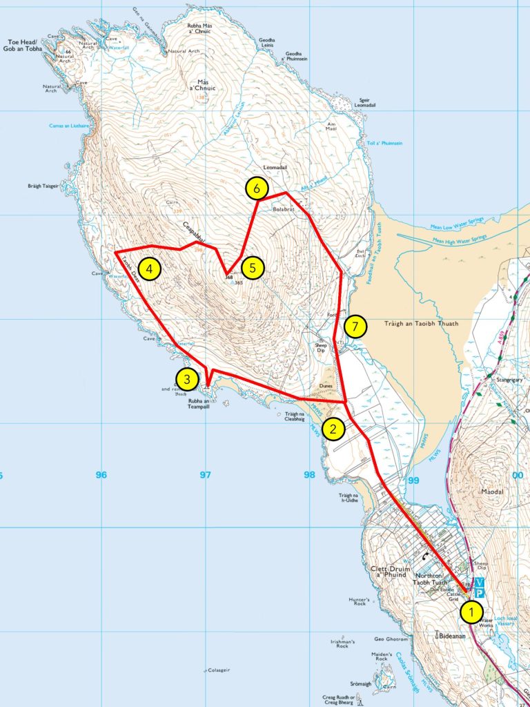 A topographic map with a red looped hiking trail on a mountainous peninsula, showing six numbered yellow points from coast to inland.